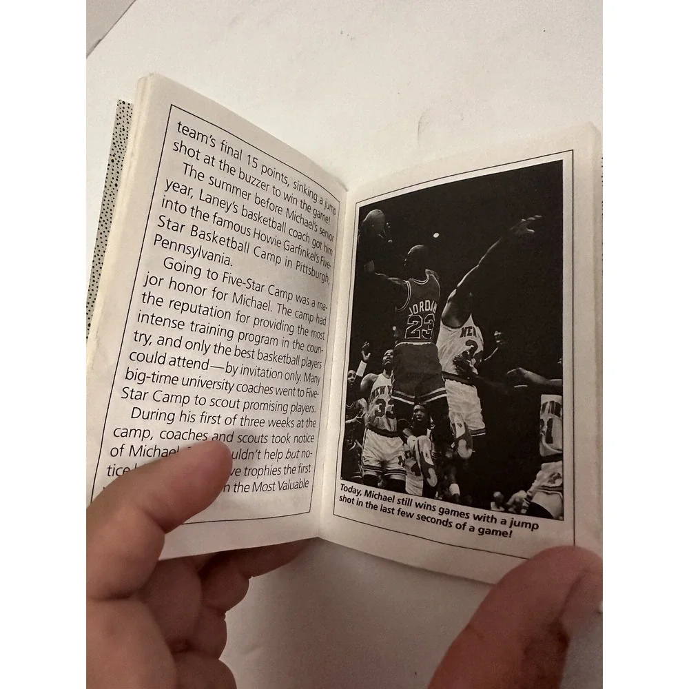 Michael Jordan Sports Shots Ser.: (1992,‎ MINI book/ booklet vintage 90s